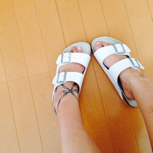 BIRKENSTOCK(ビルケンシュトック)のビルケン♡ホワイト レディースの靴/シューズ(サンダル)の商品写真