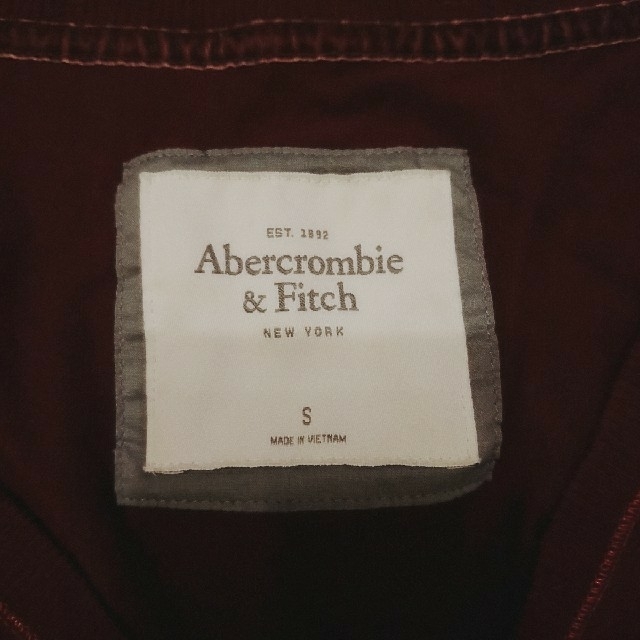 Abercrombie&Fitch(アバクロンビーアンドフィッチ)の【値下げ】Abercrombie＆Fitch　秋物　ワインレッド　ロングTシャツ レディースのトップス(Tシャツ(長袖/七分))の商品写真