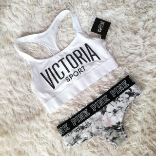 ヴィクトリアズシークレット(Victoria's Secret)の新品　Victoria's Secret スポブラ& PINK ショーツセット(ブラ&ショーツセット)