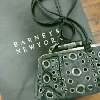 バーニーズニューヨーク(BARNEYS NEW YORK)のハトメクラッチバッグ(ショルダーバッグ)