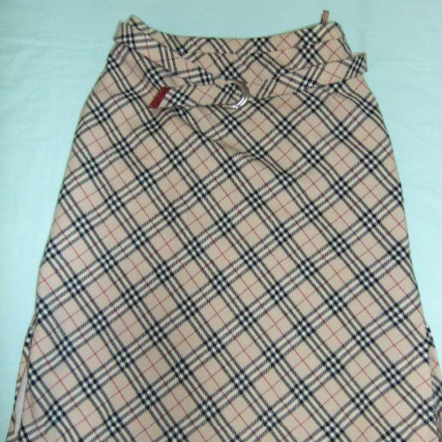 BURBERRY BLUE LABEL(バーバリーブルーレーベル)のバーバリーブルーレーベル　ベルト付きスカート レディースのスカート(ひざ丈スカート)の商品写真
