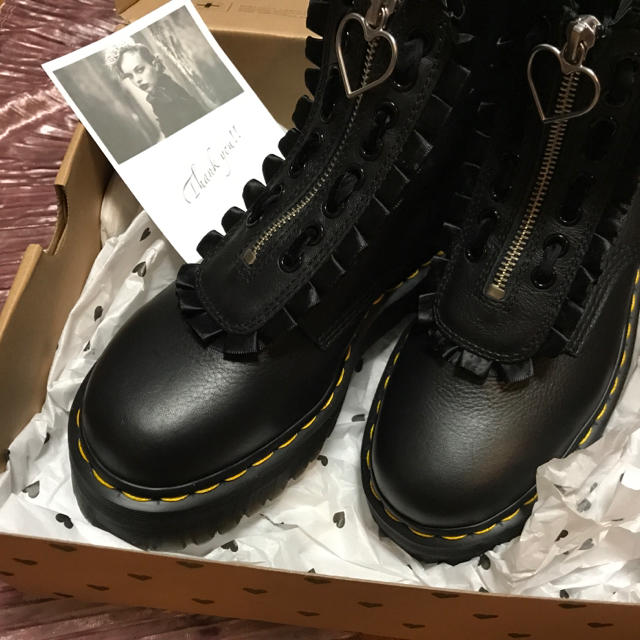 Dr.Martens(ドクターマーチン)のDr.Martens×LAZYOAF 厚底 ブーツ ⚠︎最終お値下げ レディースの靴/シューズ(ブーツ)の商品写真