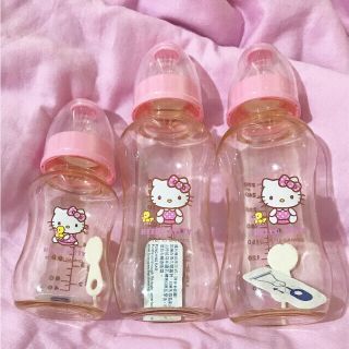 サンリオ(サンリオ)のちゃんめぐ様専用 ハローキティ 訳有 プラスチック哺乳瓶 3本  ミルクケース(哺乳ビン)