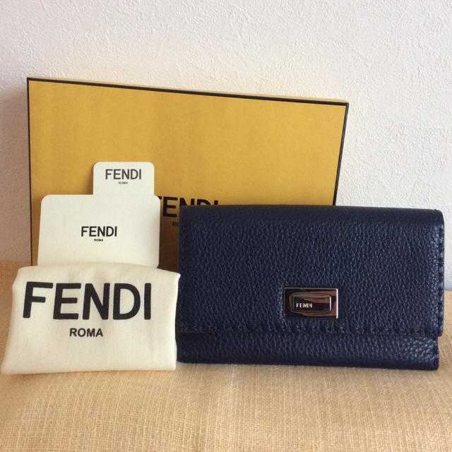 日本最大級 お値下げ☆FENDI フェンディ☆セレリア長財布☆新品未使用