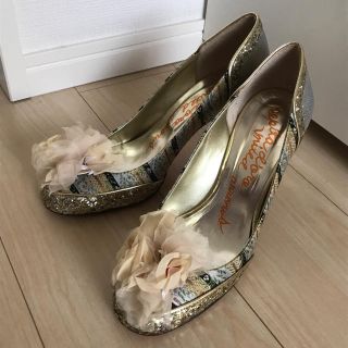 オデットエオディール(Odette e Odile)のオデットエオディール ゴールドお花パンプス 24.5cm 結婚式や特別な日に☆(ハイヒール/パンプス)