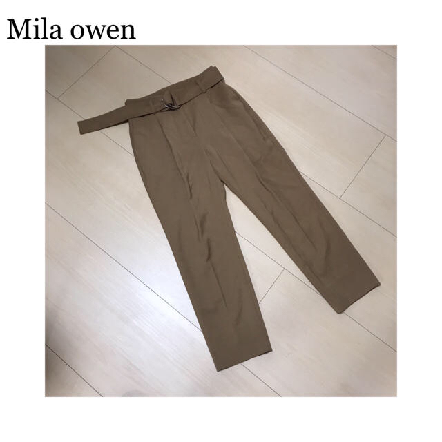 Mila Owen(ミラオーウェン)のリングベルト付きテーパードパンツ レディースのパンツ(クロップドパンツ)の商品写真