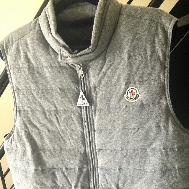 低価格で大人気の MONCLER - モンクレールダウンベスト ダウンベスト