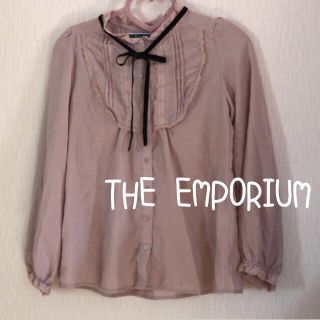 ジエンポリアム(THE EMPORIUM)のTHE EMPORIUM ♡フリルシャツ ピンクベージュ(シャツ/ブラウス(長袖/七分))