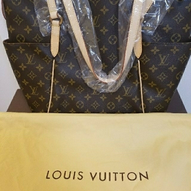 LOUIS VUITTON(ルイヴィトン)のお値下げ！希少品、新品、未使用、ルイヴィトンバック、トータリーMM正規品 レディースのバッグ(トートバッグ)の商品写真