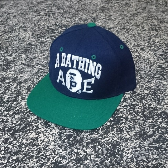 A BATHING APE(アベイシングエイプ)のBAPE × STARTER SNAP BACK CAP メンズの帽子(キャップ)の商品写真