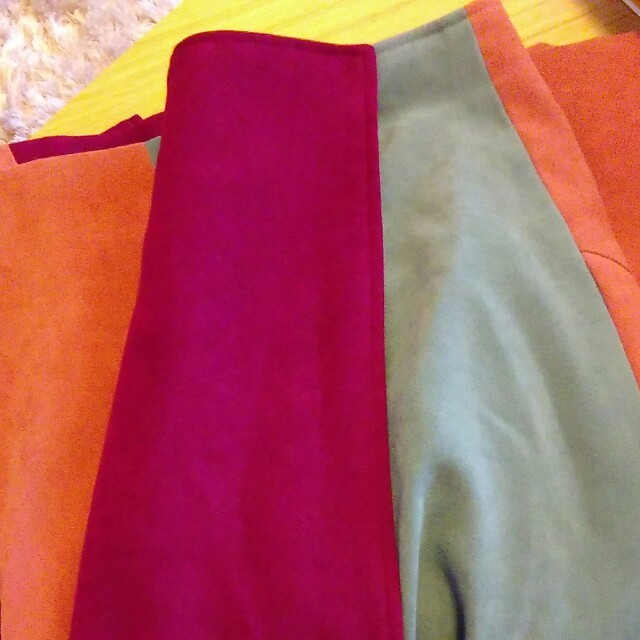 REDYAZEL(レディアゼル)のレディアゼル　スエード　巻きスカート　配色スカート　レトロ　ヴィンテージ レディースのスカート(ロングスカート)の商品写真