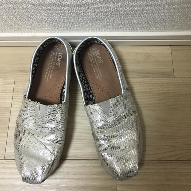 TOMS グリッター(silver) レディースの靴/シューズ(スリッポン/モカシン)の商品写真