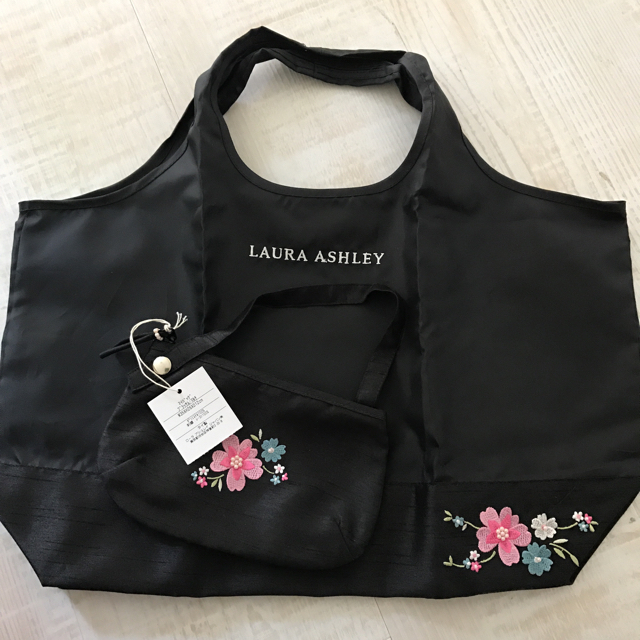 LAURA ASHLEY(ローラアシュレイ)のらぶsy様 専用 レディースのファッション小物(ハンカチ)の商品写真