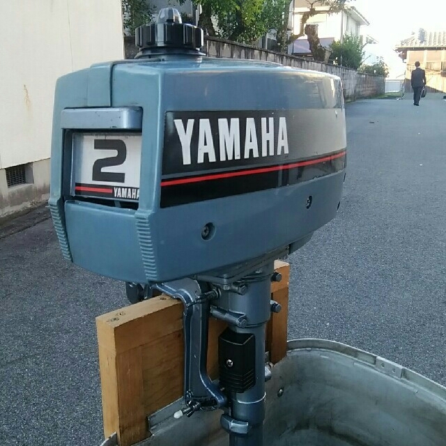 キズや錆び汚れがありますがYAMAHA　2馬力　船外機