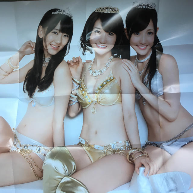 Akb48 Akb48 ポスター 水着サプライズの通販 By るるるん S Shop エーケービーフォーティーエイトならラクマ