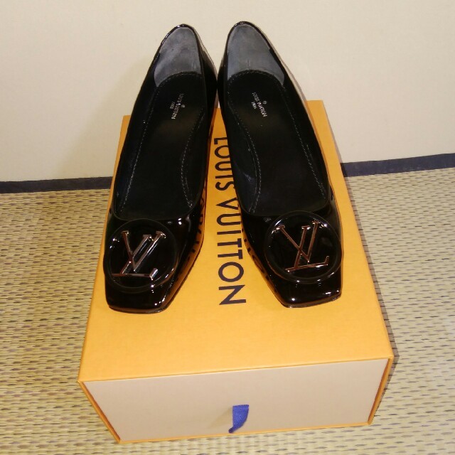 LOUIS VUITTON(ルイヴィトン)のbubuさま専用　LOUIS VUITTON 今期ﾊﾟﾝﾌﾟｽ 38 レディースの靴/シューズ(ハイヒール/パンプス)の商品写真