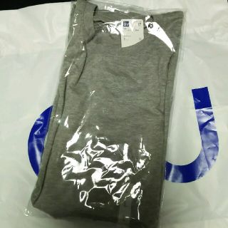 ジーユー(GU)のフルムーン様専用 GU クルーネックＴシャツ長袖  グレー新品 (Tシャツ/カットソー(七分/長袖))