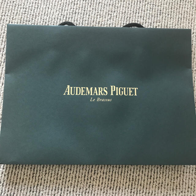 AUDEMARS PIGUET(オーデマピゲ)のAUDEMARS PIGUET ショッピングバッグ4枚セット レディースのバッグ(ショップ袋)の商品写真