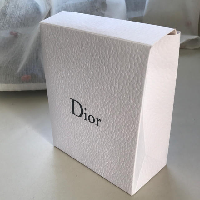 Dior(ディオール)のDior ギフト用お箱 インテリア/住まい/日用品のオフィス用品(ラッピング/包装)の商品写真