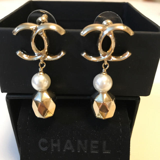 売切れました❗️新品！CHANEL 大きめパールピアス 正規品 | フリマアプリ ラクマ