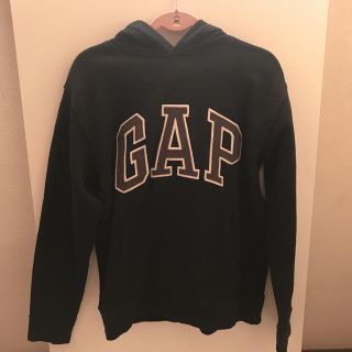 ギャップキッズ(GAP Kids)の【値下げ！送料込み】GAP kids 黒ロゴパーカー(ジャケット/上着)