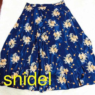 スナイデル(SNIDEL)のヴィンテージ花柄スカート(ひざ丈スカート)