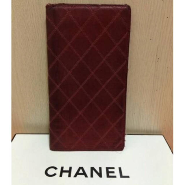 CHANEL(シャネル)の本物シャネル赤マトラッセ調ダブルステッチの長財布 レディースのファッション小物(財布)の商品写真