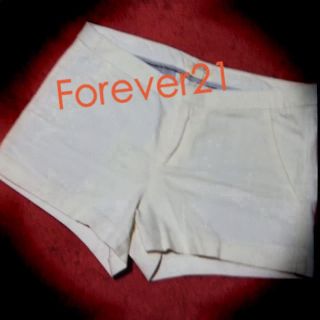 フォーエバートゥエンティーワン(FOREVER 21)のForever21 ホワイトショーパン♡(ショートパンツ)