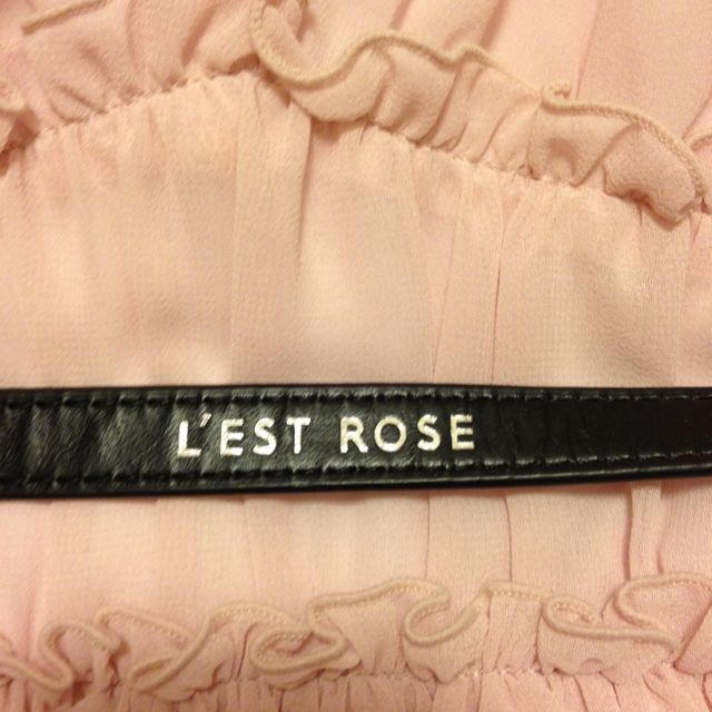 L'EST ROSE(レストローズ)のパール付きベルト レディースのファッション小物(ベルト)の商品写真