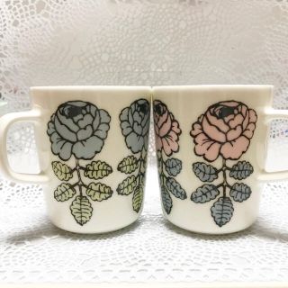 マリメッコ(marimekko)の新品marimekko❁日本限定Vihkiruusuペアマグカップ(グラス/カップ)