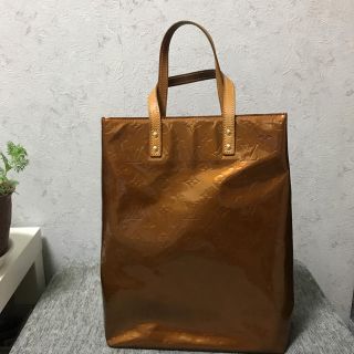 ルイヴィトン(LOUIS VUITTON)のりつくみ様専用です。ブロンズ色 ヴェルニ 縦型👜(ハンドバッグ)