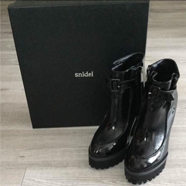 SNIDEL(スナイデル)のスナイデル ショートブーツ バブルス ヴィヴィアンウエストウッド レディースの靴/シューズ(ブーティ)の商品写真