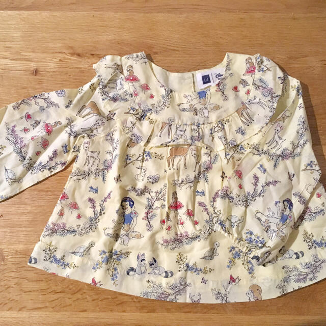 babyGAP(ベビーギャップ)の☆まりまま様専用☆babygap ベビーギャップ 今期 白雪姫コラボ ブラウス キッズ/ベビー/マタニティのキッズ服女の子用(90cm~)(ブラウス)の商品写真