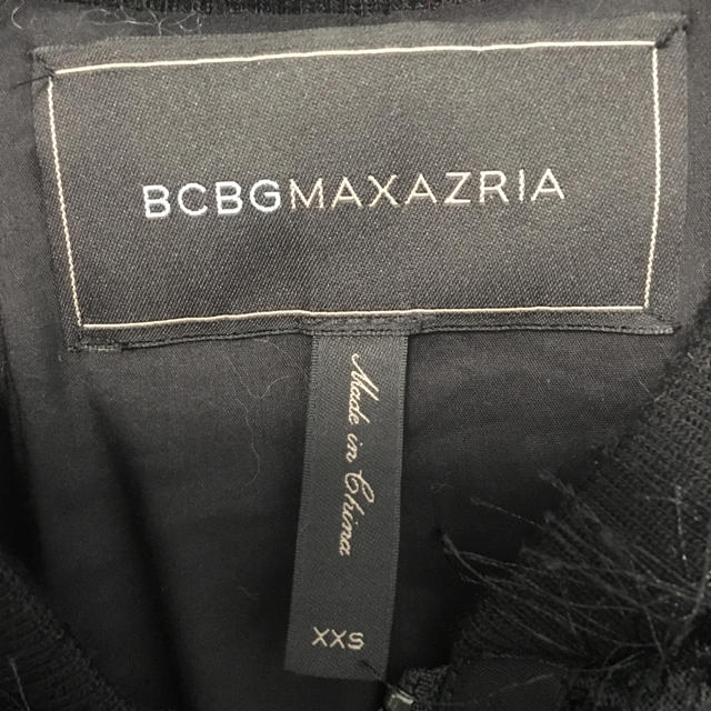 BCBGMAXAZRIA(ビーシービージーマックスアズリア)のBCBGMAXAZRIA ジャケット レディースのジャケット/アウター(ノーカラージャケット)の商品写真