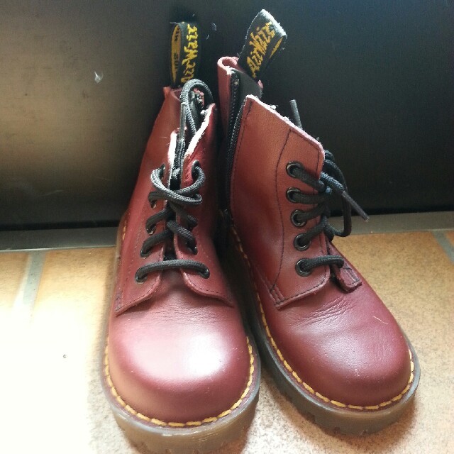 Dr.Martens(ドクターマーチン)の未使用　　ブーツ　17㌢ キッズ/ベビー/マタニティのキッズ靴/シューズ(15cm~)(ブーツ)の商品写真