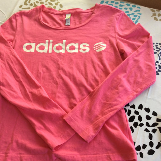 adidas(アディダス)のmanamiさんadidas長t /JM美品   レディースのトップス(Tシャツ(長袖/七分))の商品写真