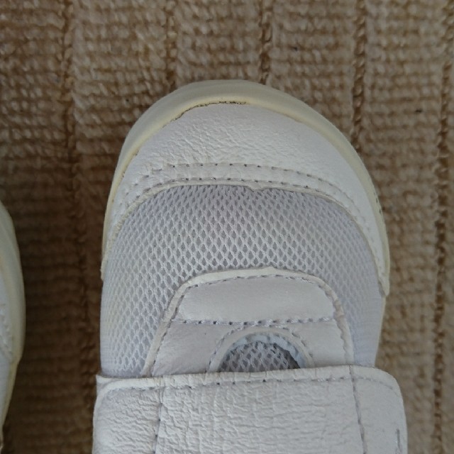familiar(ファミリア)のななねさま専用ファミリア靴 白 キッズ/ベビー/マタニティのベビー靴/シューズ(~14cm)(スニーカー)の商品写真