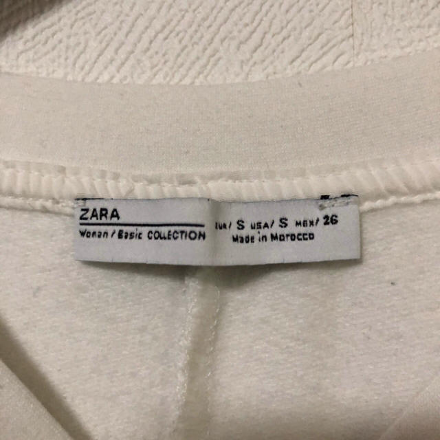 ZARA(ザラ)のZARA パフスリーブカットソー レディースのトップス(シャツ/ブラウス(長袖/七分))の商品写真