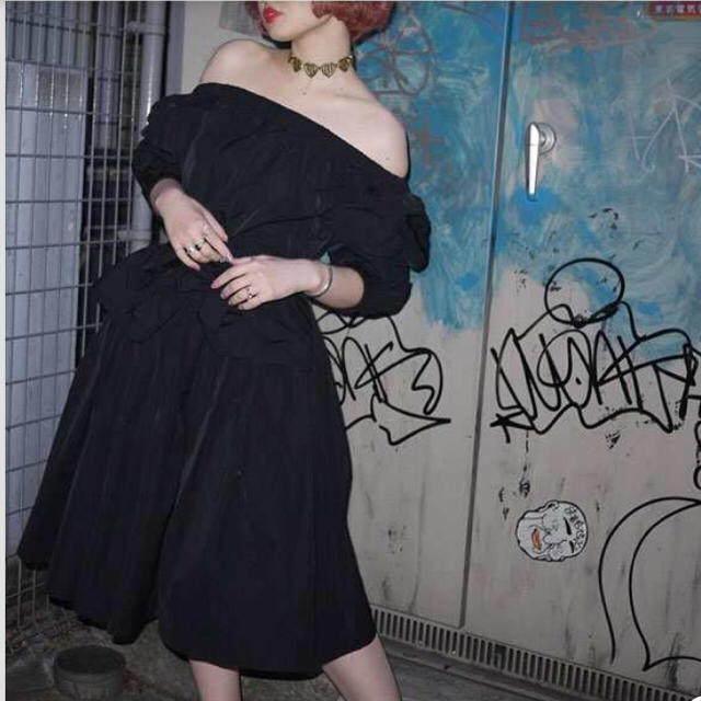 Honey mi Honey(ハニーミーハニー)の中村里砂ちゃんオーダー リボンタフタスカート 黒 レディースのスカート(ひざ丈スカート)の商品写真