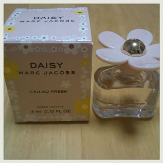 デイジー(Daisy)の香水 ♡DAISY♡
(香水(女性用))