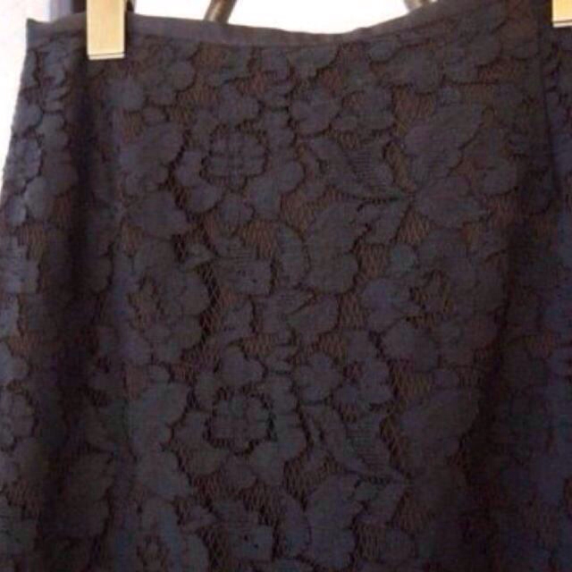 AULA AILA(アウラアイラ)のアウラアイラ 膝丈レーススカート レディースのスカート(ひざ丈スカート)の商品写真