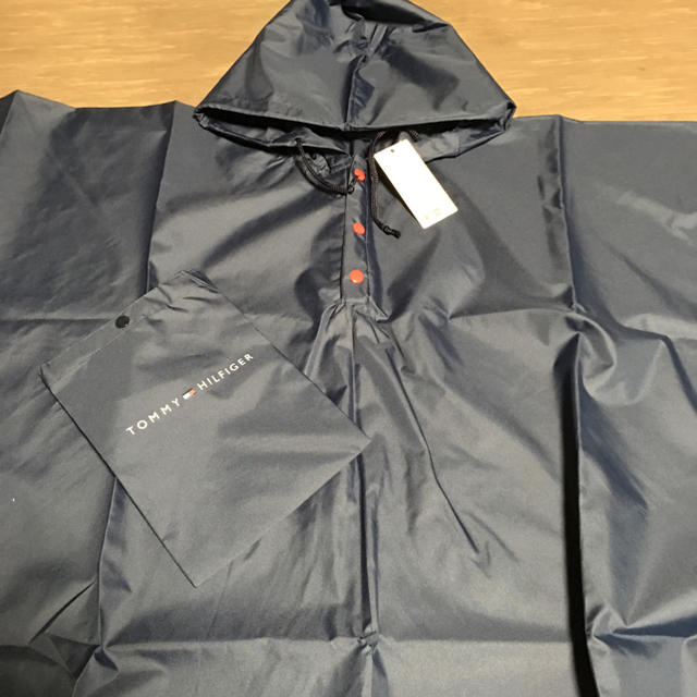 TOMMY HILFIGER(トミーヒルフィガー)のTOMMY HILFIGER 新品未使用 メンズのファッション小物(レインコート)の商品写真