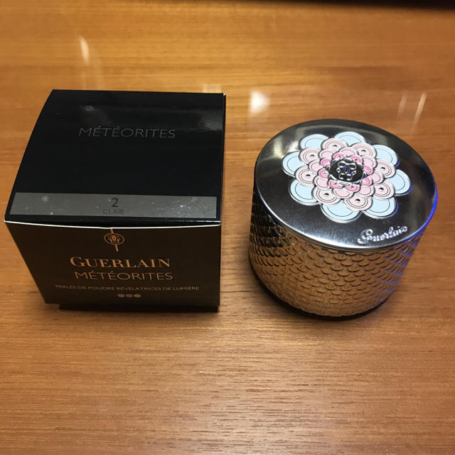 GUERLAIN(ゲラン)の[kさん専用]ゲラン メテオリット パウダー コスメ/美容のベースメイク/化粧品(フェイスパウダー)の商品写真