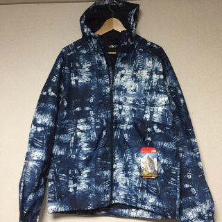 ザノースフェイス(THE NORTH FACE)の1着のみ★海外限定★ノースフェイス マウンテンパーカ 青プリント柄L★(マウンテンパーカー)