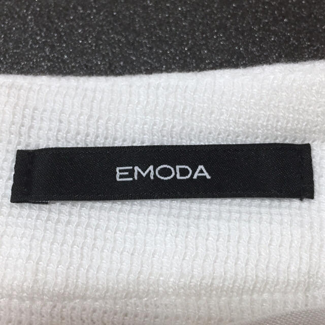 EMODA(エモダ)の★エモダ★LAYER CROSS PLEATSスカート★Sサイズ★プリーツ★白★ レディースのスカート(ひざ丈スカート)の商品写真