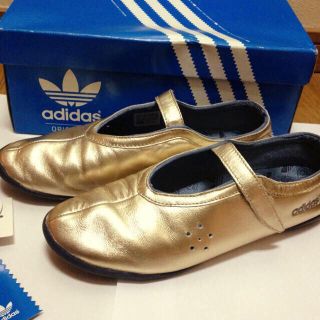 アディダス(adidas)のadidas ゴールド スニーカー(スニーカー)