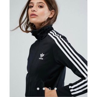 アディダス(adidas)の【 Ｌサイズ】 新品タグ付き adidas  トラックジャージ ロゴ ハイネック(その他)