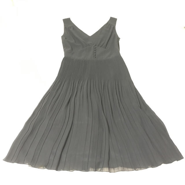Rouge vif(ルージュヴィフ)のほぼ未使用 黒パーティードレス ブラック シンプル 結婚式 ワンピース プリーツ レディースのフォーマル/ドレス(ミディアムドレス)の商品写真