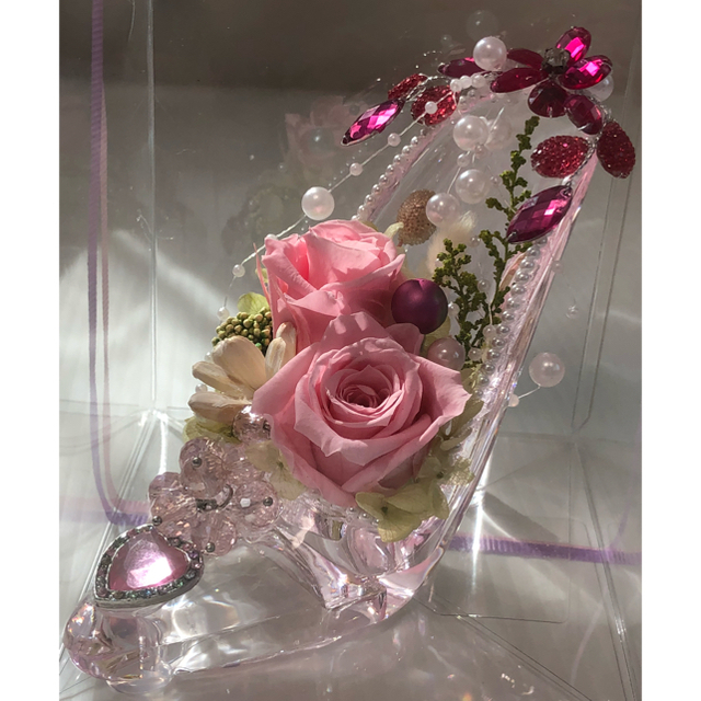 美品 シンデレラ ガラスの靴 と 薔薇の花 置物の通販 By アッキーs Shop ラクマ