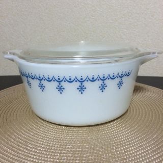 パイレックス(Pyrex)の  値下げしました☆【アメリカで購入☆】 キャセロール✴︎スノーフレイク(食器)